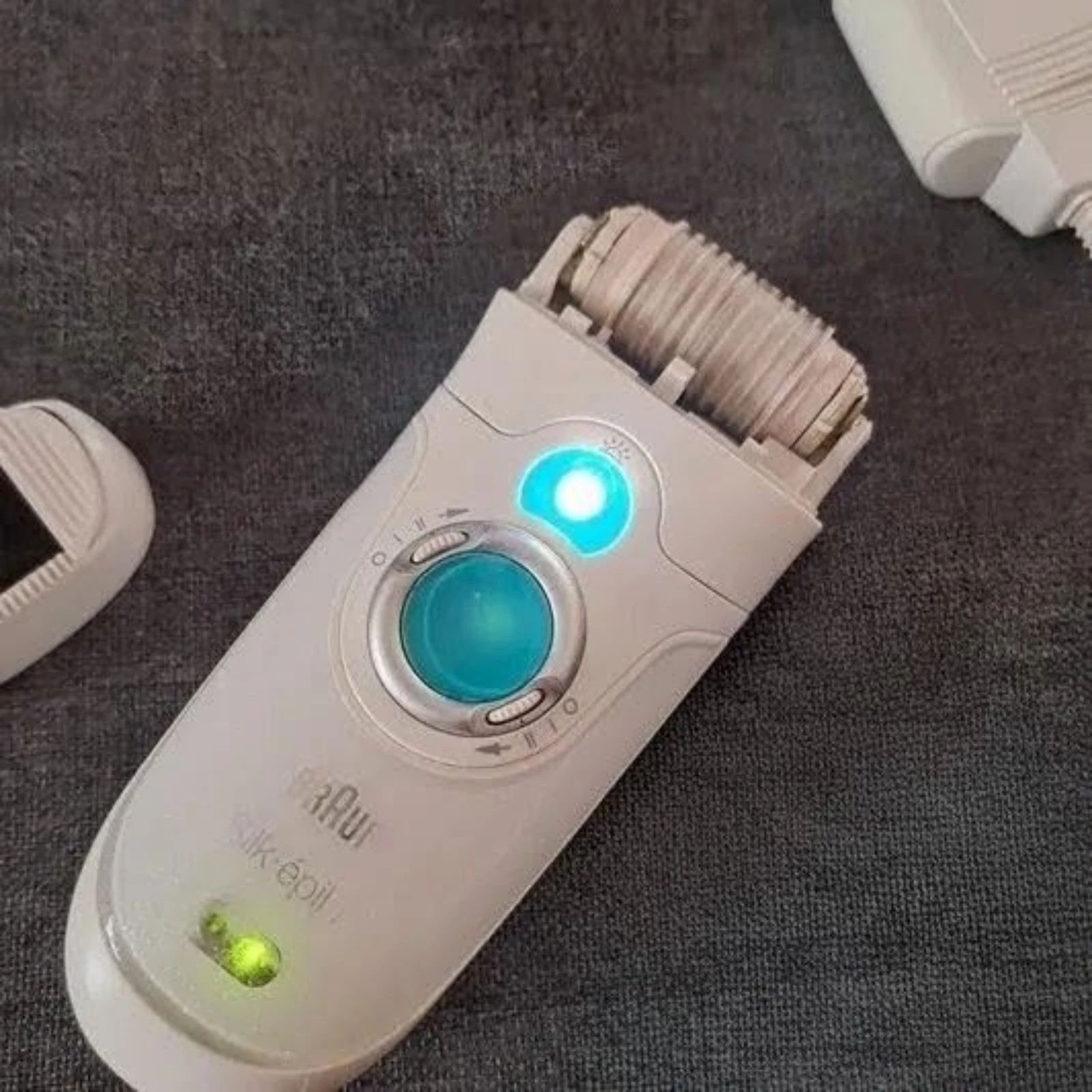 Épilateur électrique sans fil Braun silk epil 7 wet and dry étanche et rechargeable  – photo 5